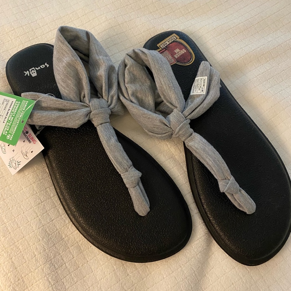 SANUK Yoga Sling “Ella” Sandals in Grey. Women’s size 7, New with Tags - Picture 4 of 13